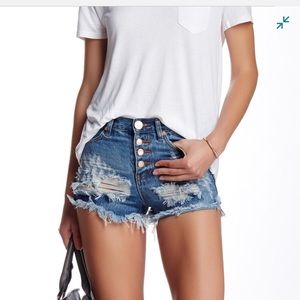 ONE BY TEASPOON JEAN SHORTS! Size 26! 💙